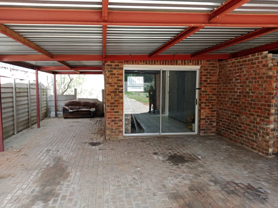 To Let 3 Bedroom Property for Rent in Riebeeckstad Free State